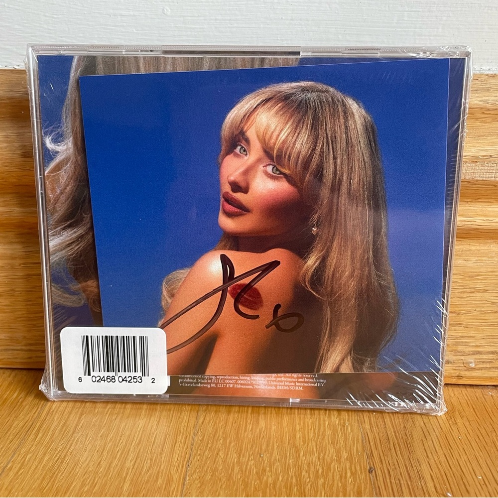*SIGNED* Short n’ Sweet - Sabrina Carpenter CD